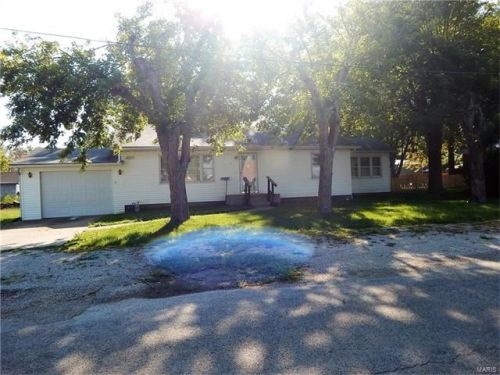 211 Olive St, Miles Station, IL 62012-1015
