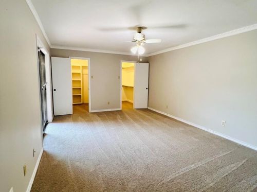 3021 Stonehenge Ln, Carrollton TX 75006-5211 exterior