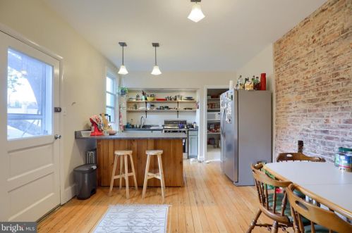 433 Walnut St, Lancaster PA  17603-3362 exterior