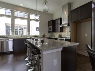 2114 Sabine St, Houston TX  77007-2926 exterior