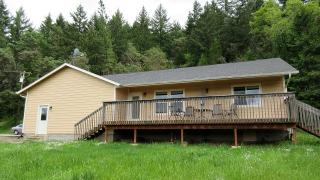 625 Reynolds St, Canyonville, OR 97417-9110