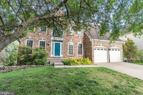 3033 Jeannie Anna Ct, Herndon, VA 20171-4071