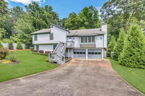 5045 Ravenwood Dr, Marietta, GA 30066-1335