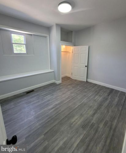 5751 20th St, Philadelphia, PA 19138-2901