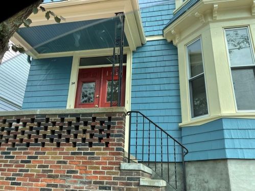 54 Barton St, Providence, RI 02909-1804