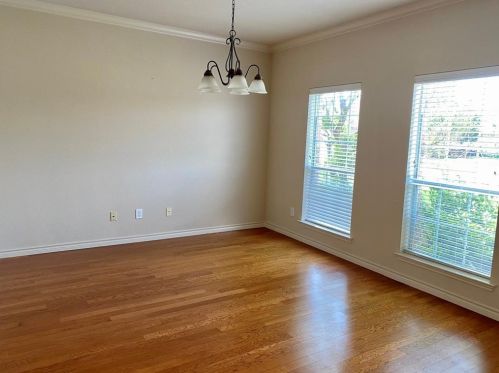 800 Coppin Dr, Fort Worth TX  76120-2335 exterior