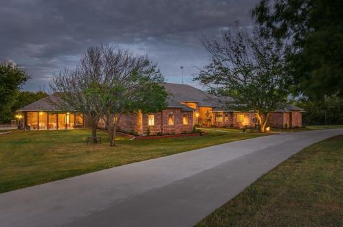 636 Possom Trot Hollow Rd, Whitewright, TX 75491-7181