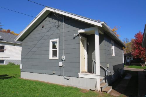 405 75th Ave, Duluth, MN 55807-1703