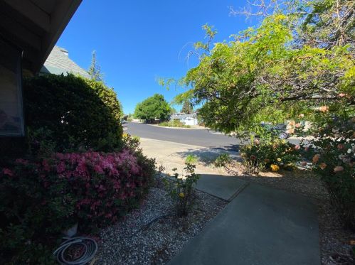 2272 Corral Dr, Auburn, CA 95603-9026