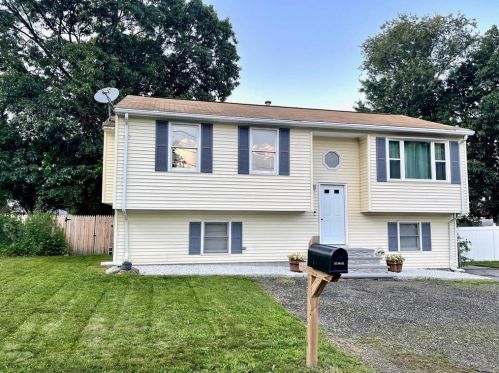 12 Linda Ct, Providence, RI 02904-1451