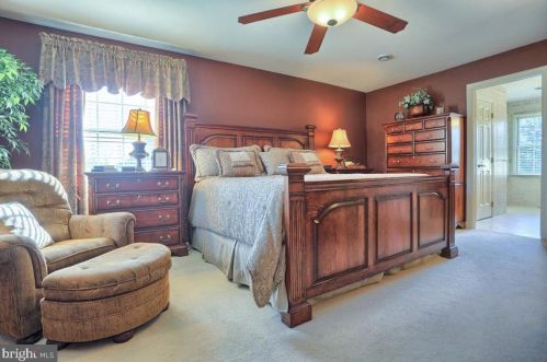 54 Strayer Dr, Carlisle PA 17013-4404 exterior