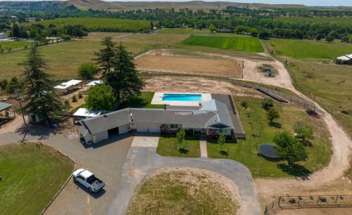 15742 Orange Blossom Rd, Valley Home CA 95361-9522 exterior