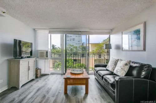 2947 Kalakaua Ave, Honolulu, HI 96815-4643