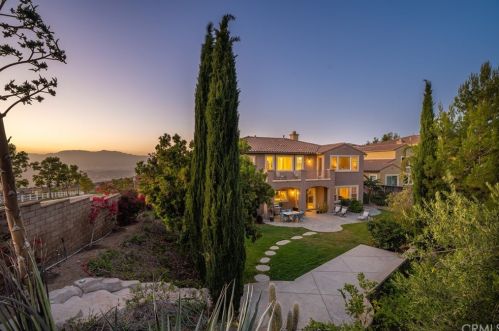 16849 Ridge Cliff Dr, Riverside CA  92503-0251 exterior