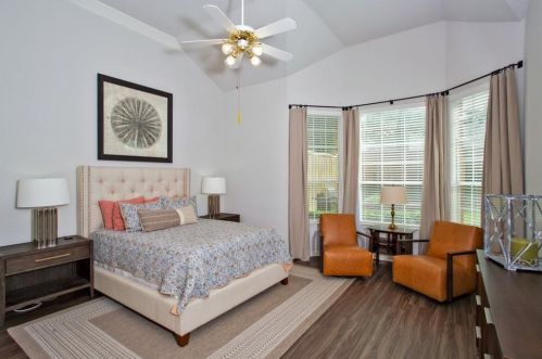 3827 Azure Ln, Addison TX 75001-3105 exterior