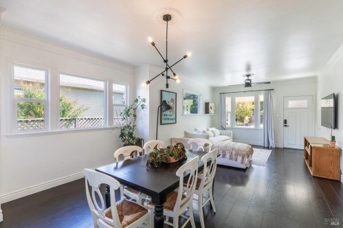 302 Scott St, Ukiah CA  95482-4320 exterior