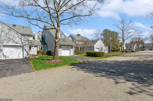11 Bark Mill Ter, Montville Township, NJ 07045-9458