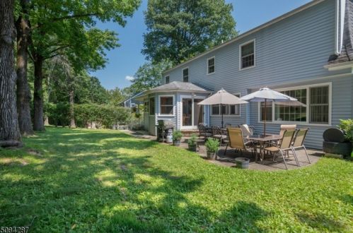 14 Black Watch Trl, Morristown, NJ 07960-3603