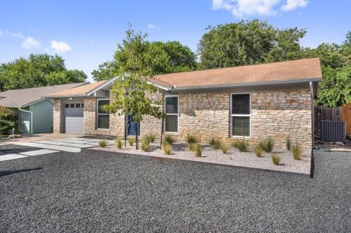 2508 Cockburn Dr, Austin TX  78745-4339 exterior