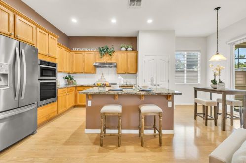 9493 Emerald Cove Ln, Elk Grove CA  95758-3612 exterior