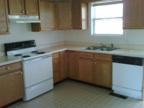 1124 Gliding Ln, Monroe, GA 30655-3301