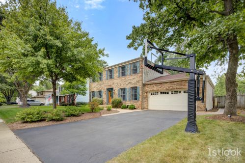 1057 Ponca Dr, Batavia, IL 60510-1145