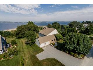 19 Sigourney Rd, Portsmouth, RI 02871-5421