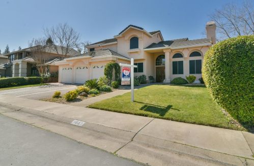 9037 Laguna Lake Way, Elk Grove, CA 95758-4217