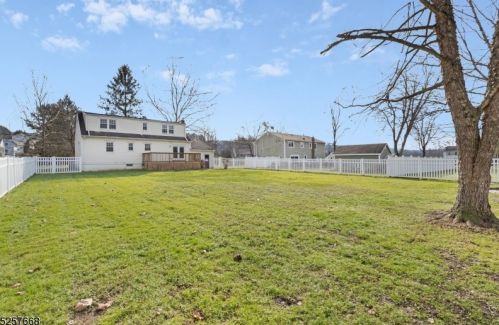 18 Meadow Ln, Hackettstown NJ  07840-4116 exterior