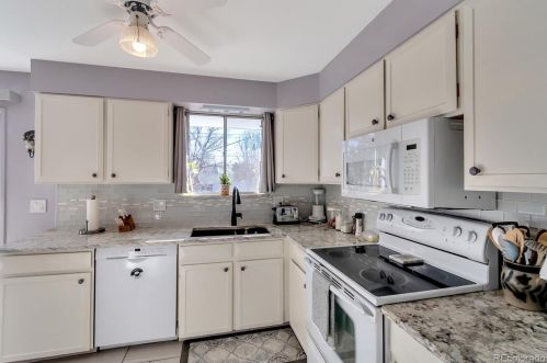 7112 Alabama Dr, Aurora CO 80232-5508 exterior