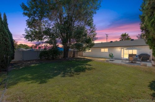 4944 Luna Dr, Oceanside, CA 92057-4331