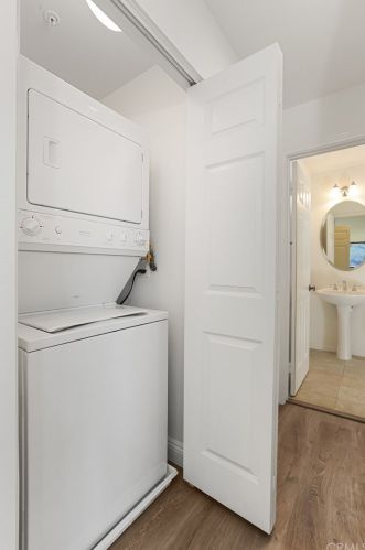 127 Danbrook, Irvine CA  92603-1024 exterior