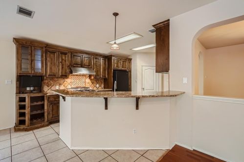 8717 Copano Dr, Austin TX  78749-3886 exterior