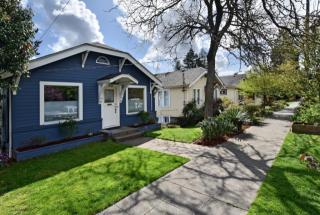 7040 19th Ave, Seattle, WA 98115-5704