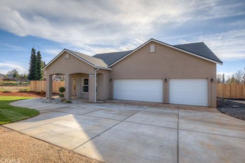 1470 Country Oak Dr, Paradise, CA 95969-3558