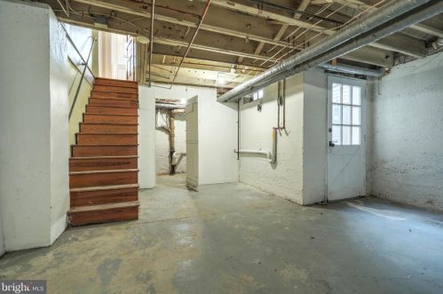 437 Carlisle St, Hanover PA 17331-2188 exterior