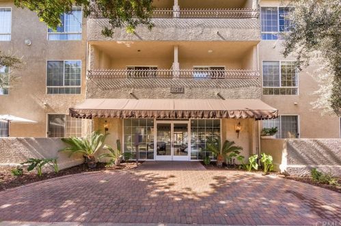 4647 Willis Ave, Van Nuys CA  91403-2677 exterior