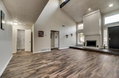 5500 Willow Cir, Fort Worth TX  76112-1952 exterior