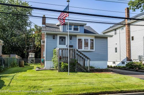 7 Meadowbrook Ave, Locust, NJ 07760-1722
