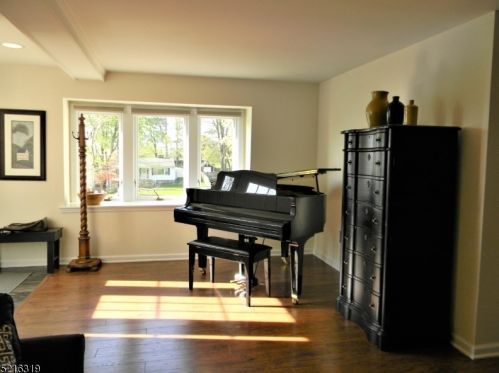 26 Park Rd, Sparta, NJ 07871-2001