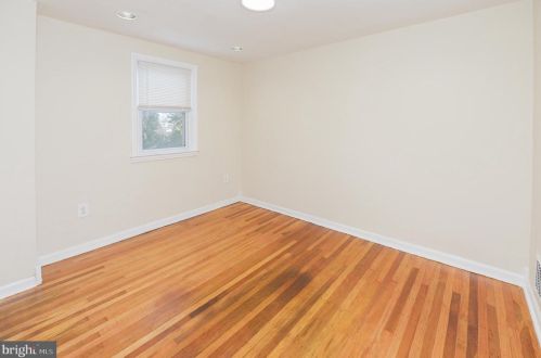 302 Cooper Ave, Camden NJ 08107-2107 exterior