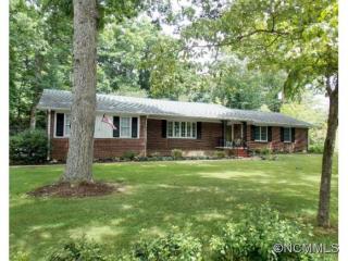 211 Balsam Rd, Hendersonville, NC 28792-5831