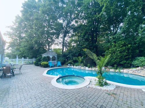16 Stearns St, Killingly CT  06239-2922 exterior