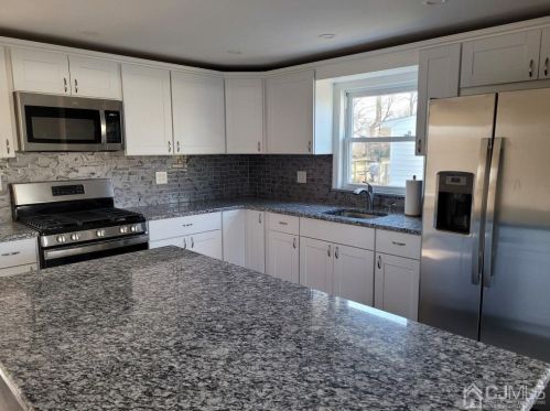 675 West Ave, Sewaren, NJ 07077-1112