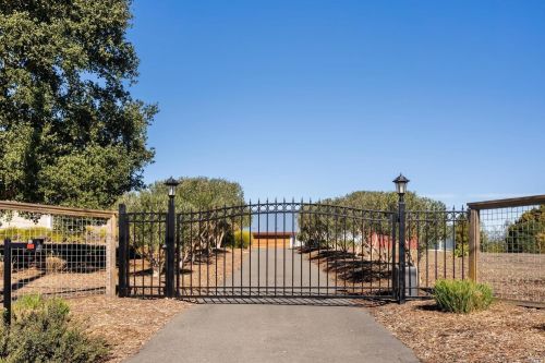 4864 Blank Rd, Sebastopol, CA 95472-6206