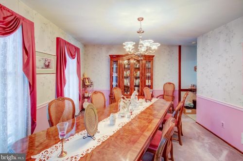 11 Cavalier Dr, Trenton NJ  08619-1357 exterior