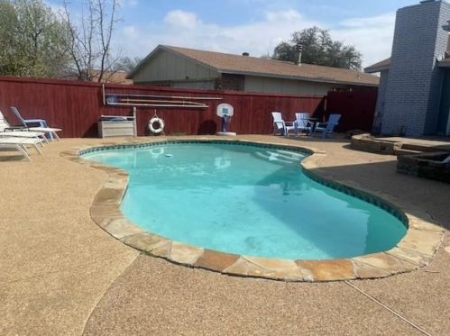 2937 Silverdale Ln, Garland TX  75044-6213 exterior