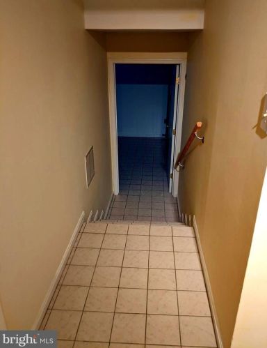 8069 Powderbrook Ln, Springfield VA  22153-2927 exterior