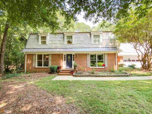 212 Yorktown Dr, Lagrange, GA 30240-9560