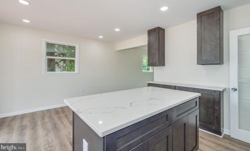 201 Pointfield Dr, Harpers Ferry WV 25425-5173 exterior